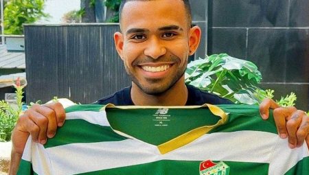 Bursaspor 4 yıl sonra birinci defa yabancı oyuncu transfer etti