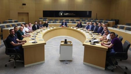 Bakan Bayraktar, Doruk Madencilik çalışanlarıyla görüştü